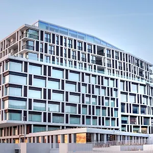 4* מלון Radisson Blu Hotel,