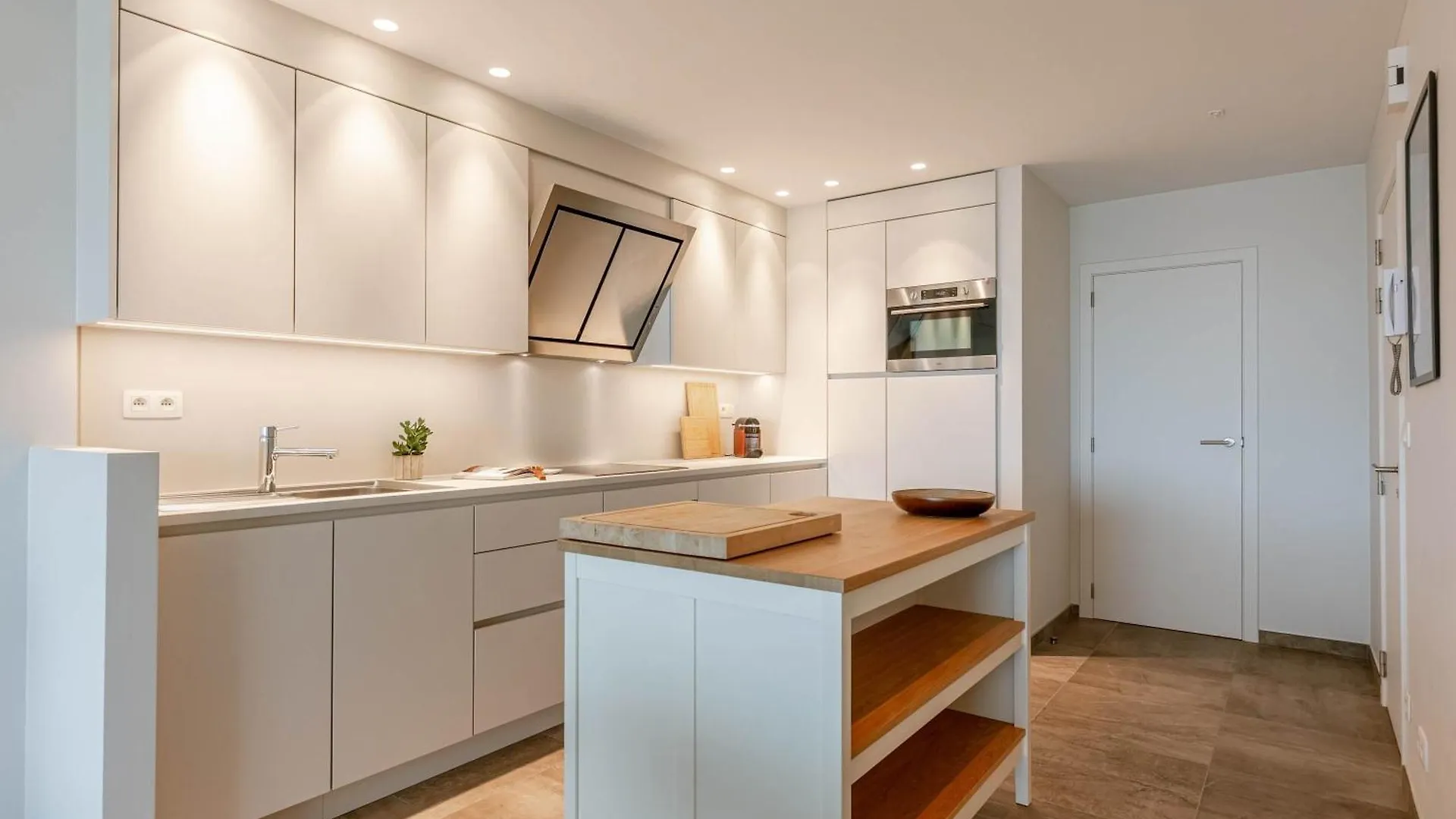 Huswell - Seaview Apartment With Spacious Terrace In Zeebrugge 0*, Bruges